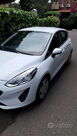 auto Ford Fiesta