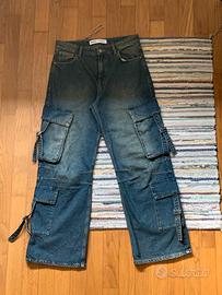 Jeans cargo a zampa blu Bershka