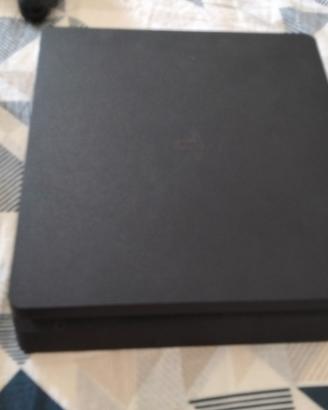 PlayStation 4 slim 