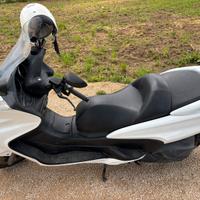 Scooter Majesty 400