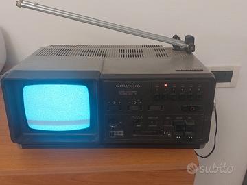 tv anni 70, con radio e registratore a cassette