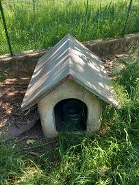 cuccia in cemento per cani taglia grande