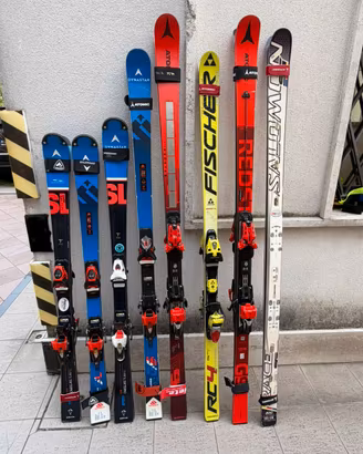 Vendi sci da gigante e slalom vari modelli