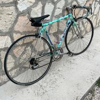 Bici da corsa con telaio columbus