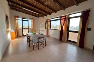 Casa indipendente panoramica con locale e terreno
