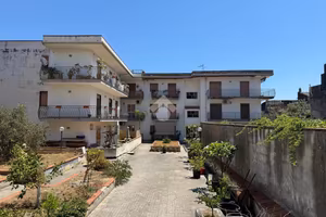 3 LOCALI A RIPOSTO