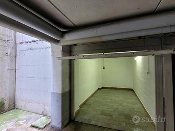 Box / Garage di 13 m² a Milano