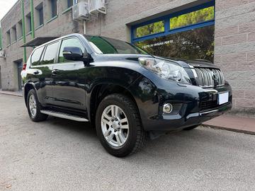TOYOTA Land Cruiser 50 173CV 3.0 D-4D 7 POSTI IN