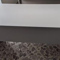 Scrivania ufficio grigio