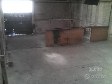 Andria (BT) - Capannone mq. 500 + 400 scoperti