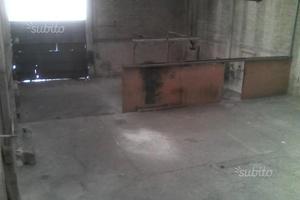 Andria (BT) - Capannone mq. 500 + 400 scoperti