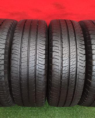 215 65 16C Gomme Estive 90% GoodYear 215 65R16C
