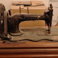 Macchina Da Cucire Antica a Manovella Singer
