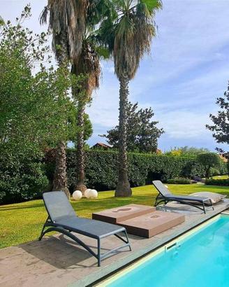 Villa di 492 m² con più di 5 locali e box auto a V