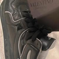 Valentino Garavani rockstud mid 43