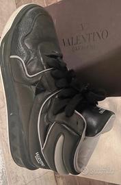 Valentino Garavani rockstud mid 43