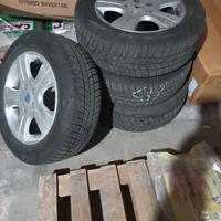 4 gomme invernali  compresi cerchioni fiat 16 4×4