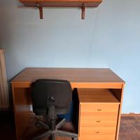 Scrivania in Legno con Cassettiera Mobile