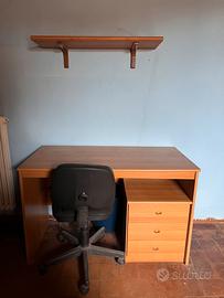 Scrivania in Legno con Cassettiera Mobile