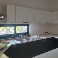 Cucina piu parete attrezzata