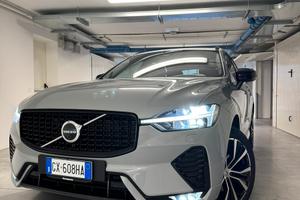 Volvo XC60 B5 awd Plus dark