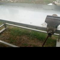  tavoli in acciaio inox con morsa 