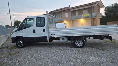 IVECO DAILY 7 POSTI CASSONE LUNGO  