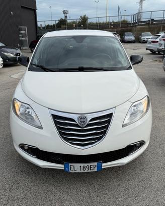 Lancia Ypsilon 1.3 MJT 75 CV Unyca