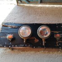 Fari e frecce funzionanti auto militare d'epoca