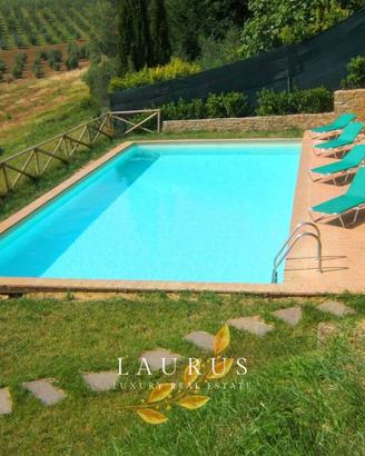 Villa di 200 m² con più di 5 locali a Figline e In