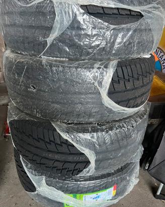 4 Pneumatici invernali  nuovi 265/60 R18