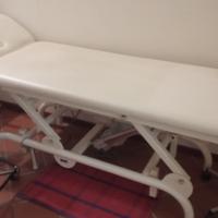 Lettino motorizzato da fisioterapia