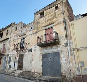 Indipendente da ristrutturare a castellammare del