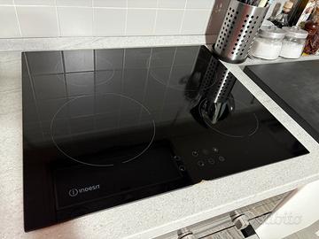 Piano cottura a induzione Indesit – 4 fuochi