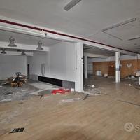 Deposito 673 mq in centro città Gravina di Catania