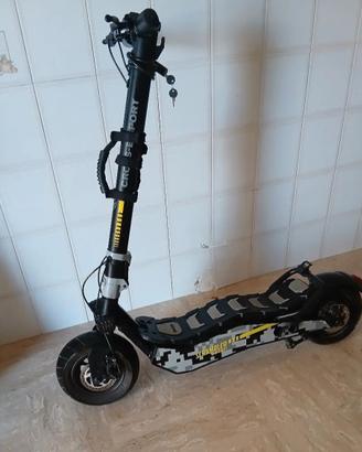 Monopattino ducati  scrambler 