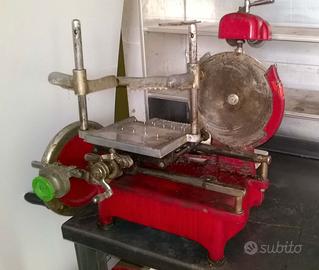 AFFETTATRICE MANUALE A VOLANO