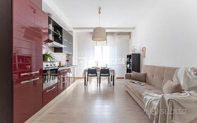 BILOCALE PRONTO DA VIVERE CON BALCONE E M4 VICINA