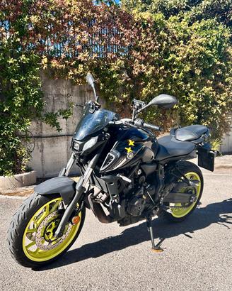 Yamaha MT07 pure 2023