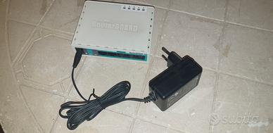 Mikrotik RouterBoard 750 5 porte +alimentatore
