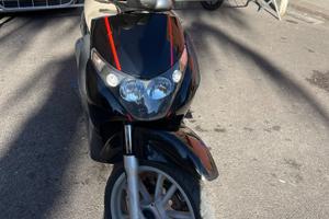 Piaggio Beverly 200