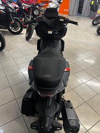 Kawasaki Kl Nexi 125 con telecamera frontale immat
