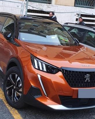 PEUGEOT 2008 GT automatica   km.  32.500