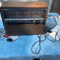 RADIO GRUNDIG 