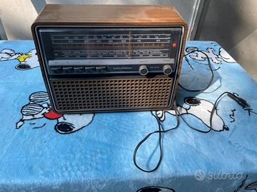 RADIO GRUNDIG 