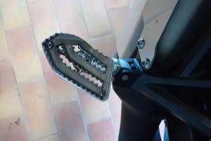 pedane passeggero per africatwin 1000 e 1100 adv