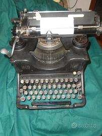 MACCHINA DA SCRIVERE OLIVETTI M40 KR