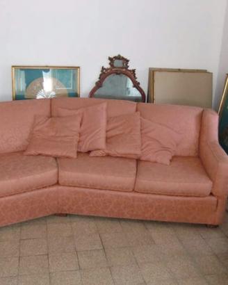 Due divani + 1 pouff a Busseto (PR)