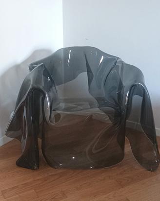 poltrona design moderno in plexiglass color fumé 