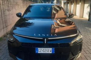 Lancia Y Ibrida 385 aL mese .